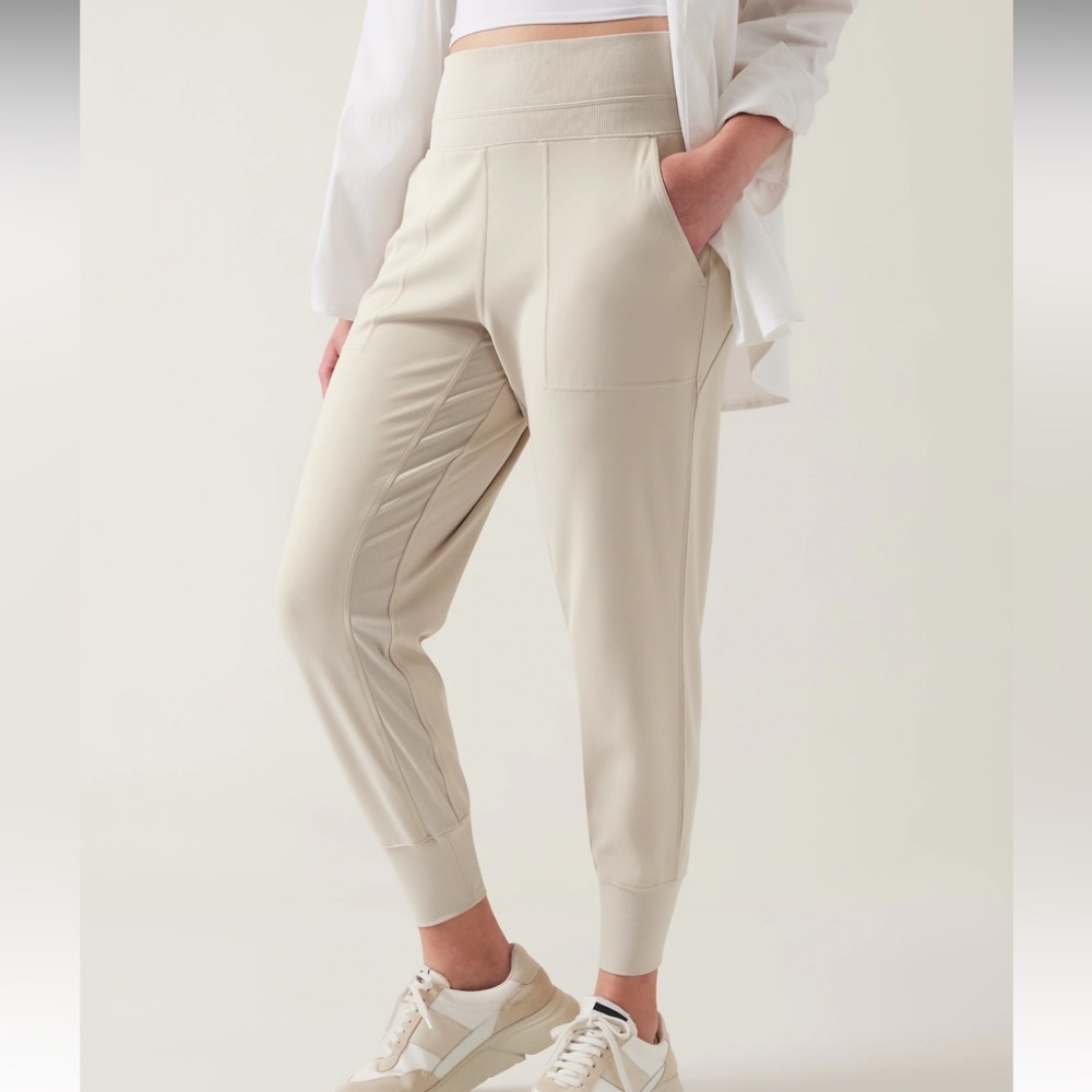 Athleta Venice Jogger in Abalone Grey